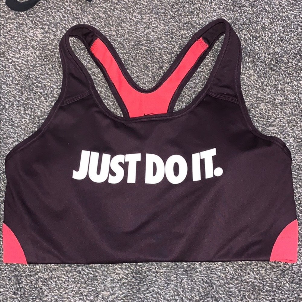 sports bra